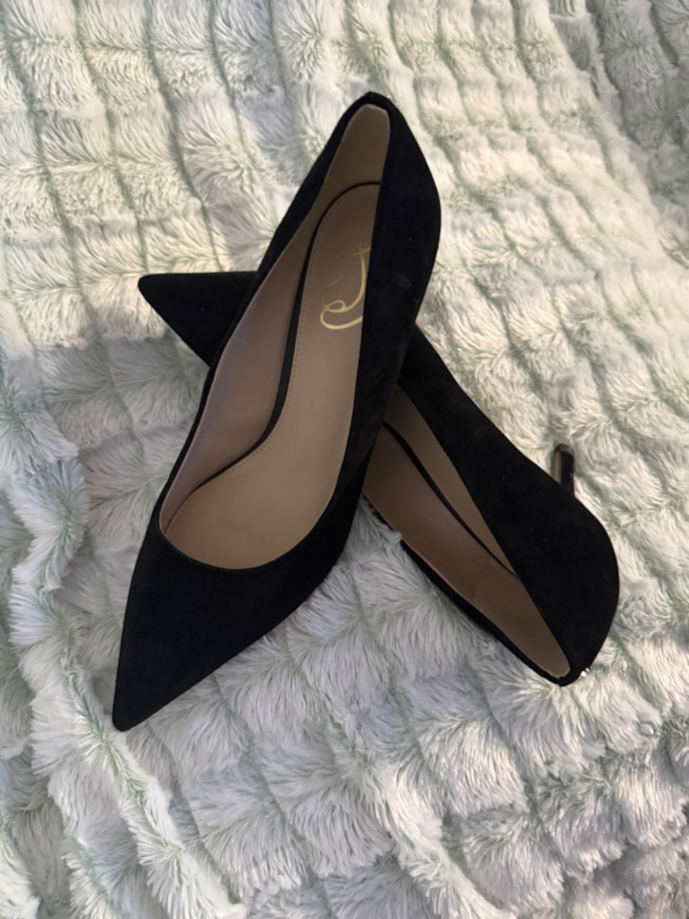 Women's Black Pointed-Toe Suede Heels